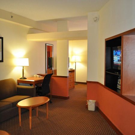 Holiday Inn Express Williamston By Ihg Esterno foto
