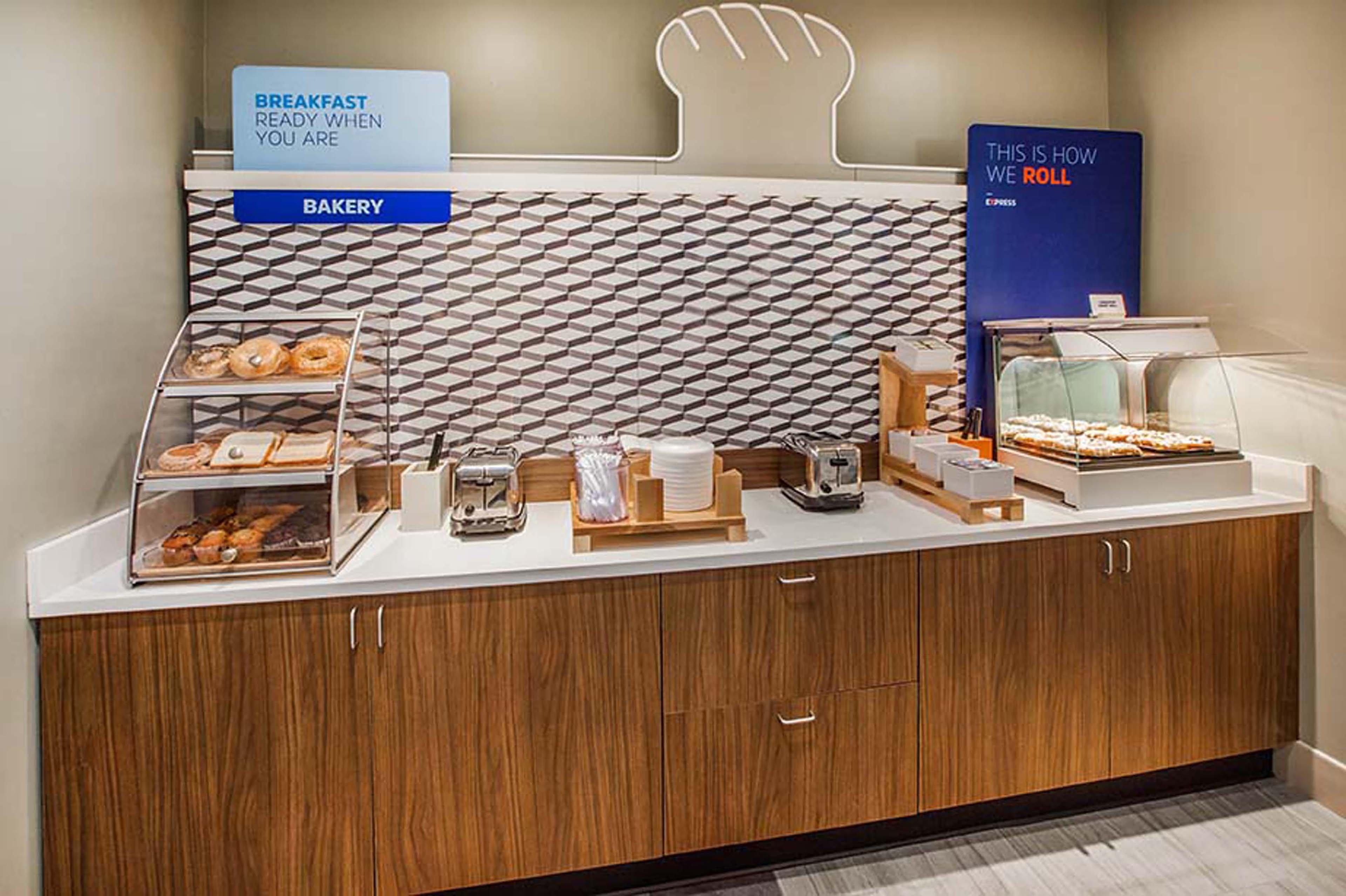 Holiday Inn Express Williamston By Ihg Esterno foto