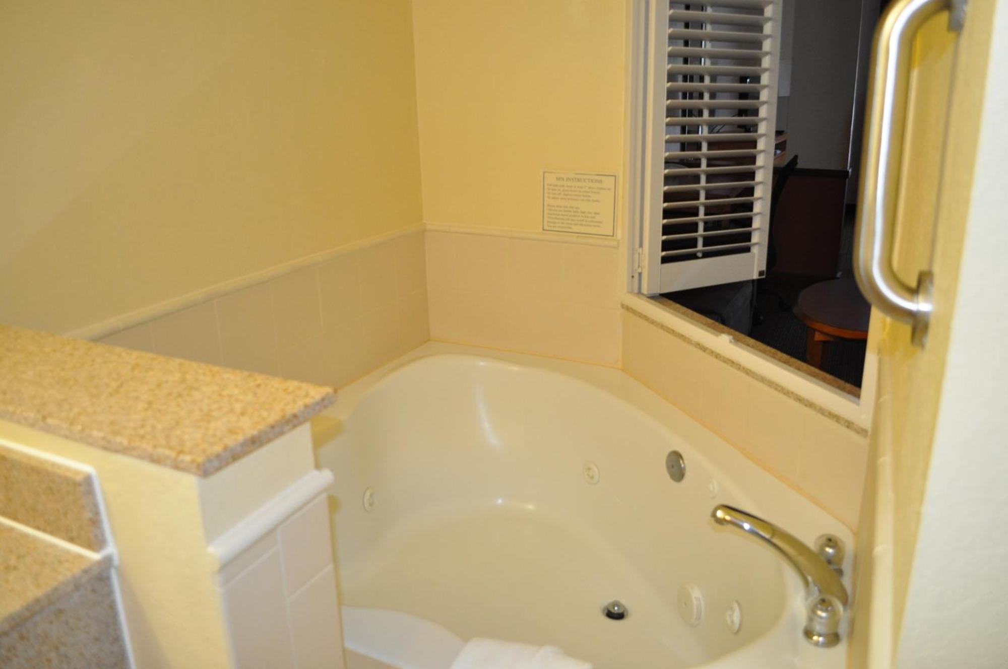 Holiday Inn Express Williamston By Ihg Esterno foto